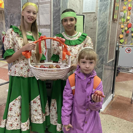 Яркая творческая пятница - яблочная