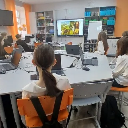 «Разговоры о важном» по теме "Творчество, которое объединяет"