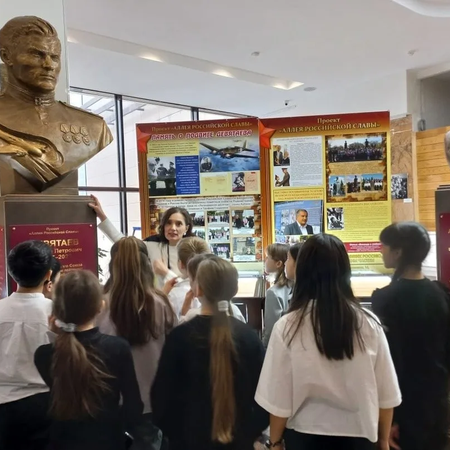 О посещении передвижной выставки " Аллея российской славы"