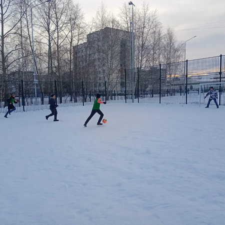 Школьные соревнования по «Зимнему футболу»