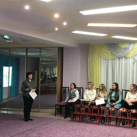 Участие наших педагогов в родительском собрании для родителей выпускных групп детского сада