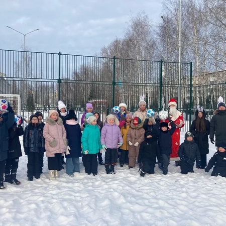 Открытие спортивной зимней площадки на территории школы