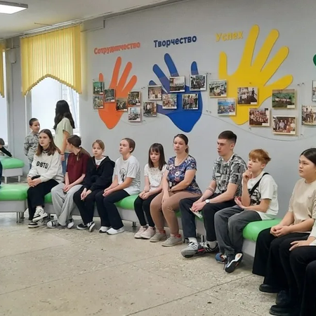 " Мы семья, а это значит- справимся с любой задачей!"