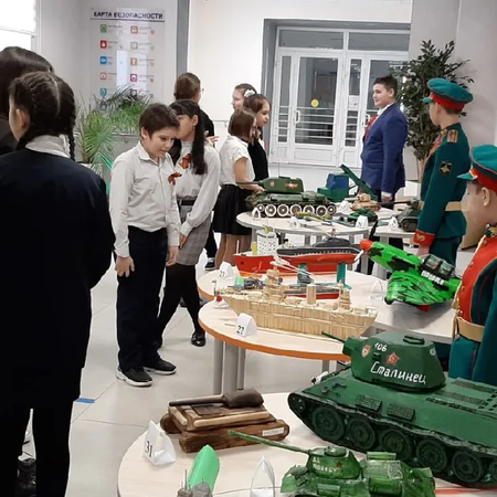 Мы - призеры городского детского конкурса - фестиваля моделей военной техники