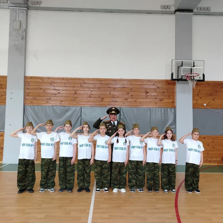 1 место в "Зарнице" в категории "младшее звено"