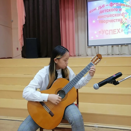 Открытие школьного конкурса - фестиваля 《Успех》