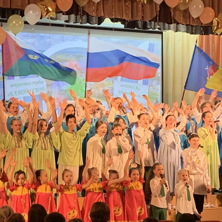 Школьных окон негасимый свет…